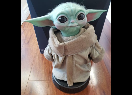 Ready! Sideshow Collectibles The Mandalorian Life-Size The Child