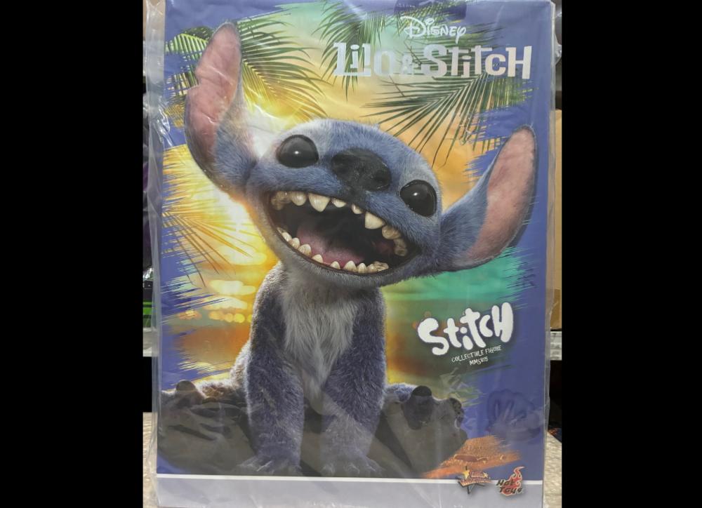 Ready! Hot Toys MMS815 Stitch Collectible Figure – Toysbuyingagent
