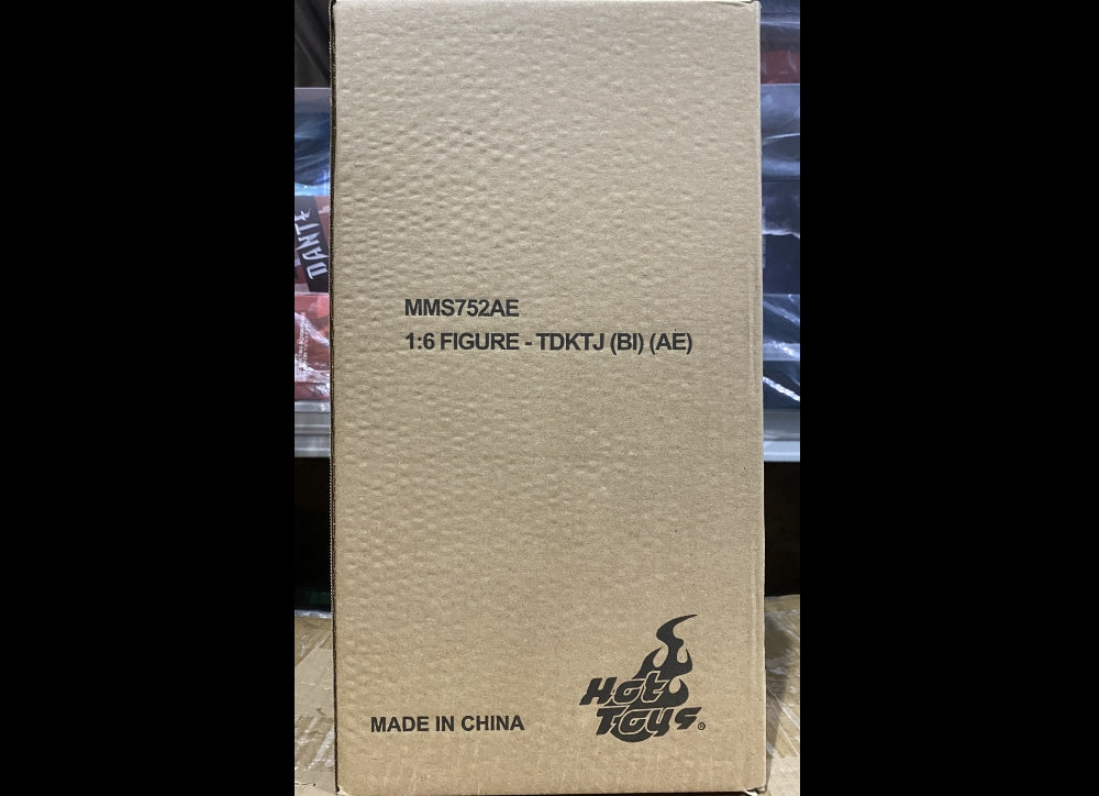 准备好了!Hot Toys MMS752AE 黑暗骑士 1/6 小丑(蝙蝠侠冒名顶替者)匠心之作