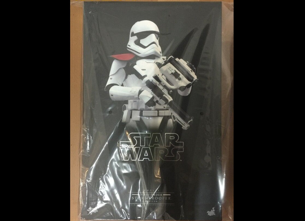 Hot Toys MMS334 STAR WARS 1/6 FIRST ORDER STORMTROOPER OFFICE
