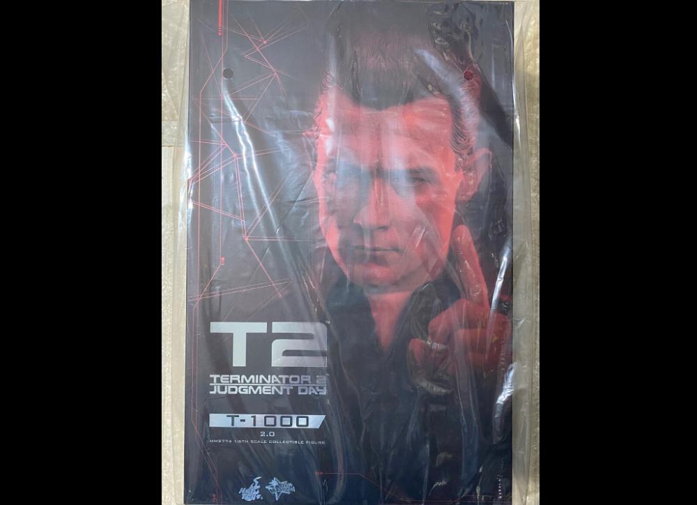 Ready! Hot Toys MMS774 Terminator 2: Judgment Day 1/6 T-1000 (2.0)