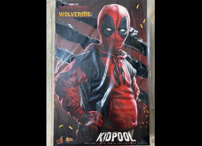 准备好了！Hot Toys MMS763 死侍与金刚狼 1/6 比例 儿童死侍