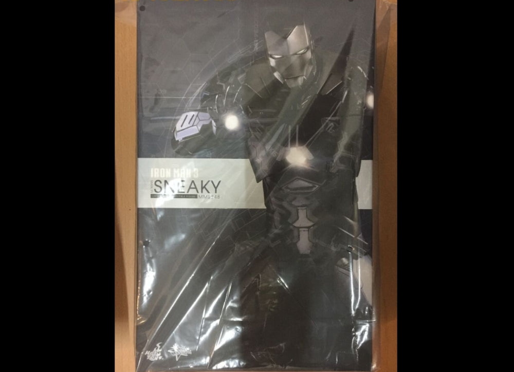 Hot Toys MMS348 IRON MAN 3 1/6 SNEAKY (MARK XV)