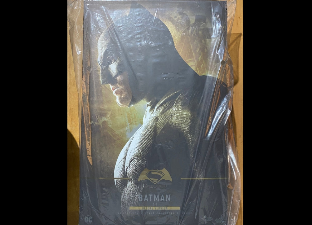 Ready Hot Toys MMS732 Batman v Superman: Dawn of Justice 1/6 Batman (2.0) Deluxe