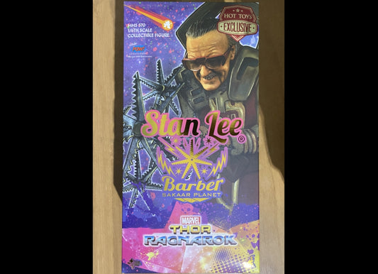 现货！Hot Toys MMS570 雷神3：诸神黄昏 1/6 斯坦·李（无棕色包装盒）