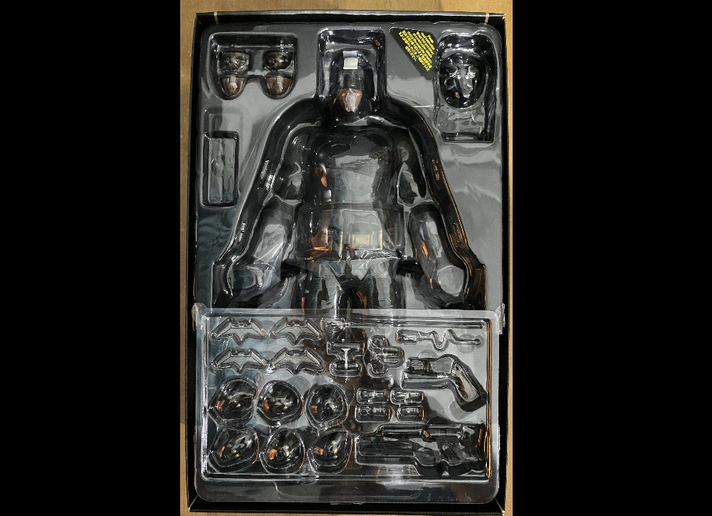 Unused Hot Toys MMS342 1/6 BATMAN with Tech Cowl Non-refundable