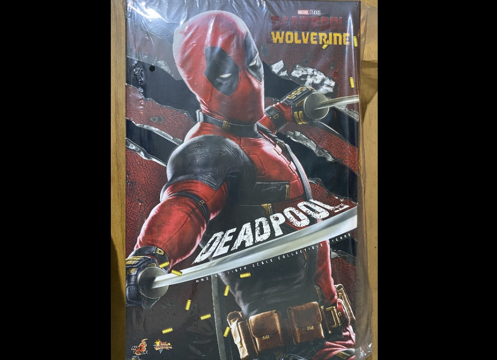 准备好了！Hot Toys MMS746 死侍与金刚狼 1/6 比例 死侍普通版