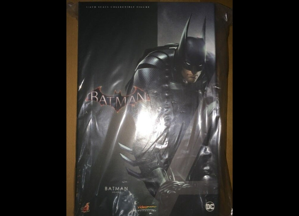 In Stock! Hot Toys VGM26 BATMAN: ARKHAM KNIGHT 1/6 Batman