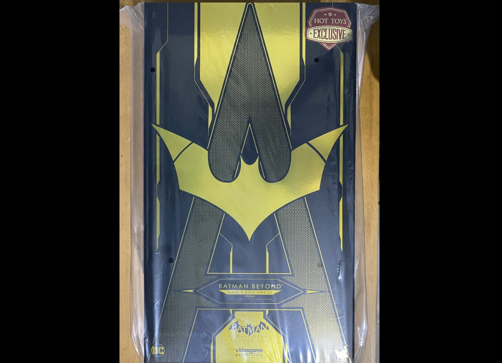 Ready! Hot Toys VGM64 Batman: Arkham Knight 1/6 Batman Beyond Black & Gold Ver