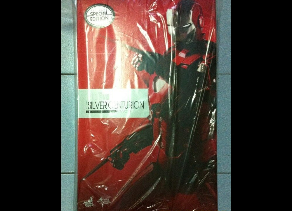 Hot Toys MMS213 IRON MAN 3 1/6 SILVER CENTURION (MARK XXXIII) SPECIAL EDITION