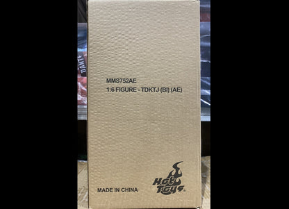 准备好了！Hot Toys MMS752AE 黑暗骑士 1/6 小丑（蝙蝠侠冒名顶替者）匠心之作