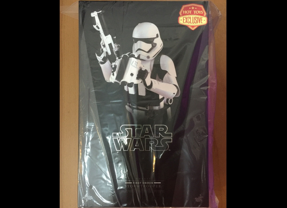 HOT TOYS MMS333 STAR WARS : TFA 1/6 FO STORMTROOPER (JAKKU EXCLUSIVE)