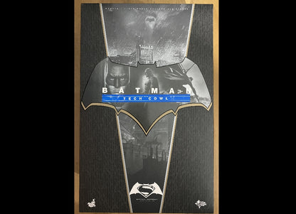Unused Hot Toys MMS342 1/6 BATMAN with Tech Cowl Non-refundable