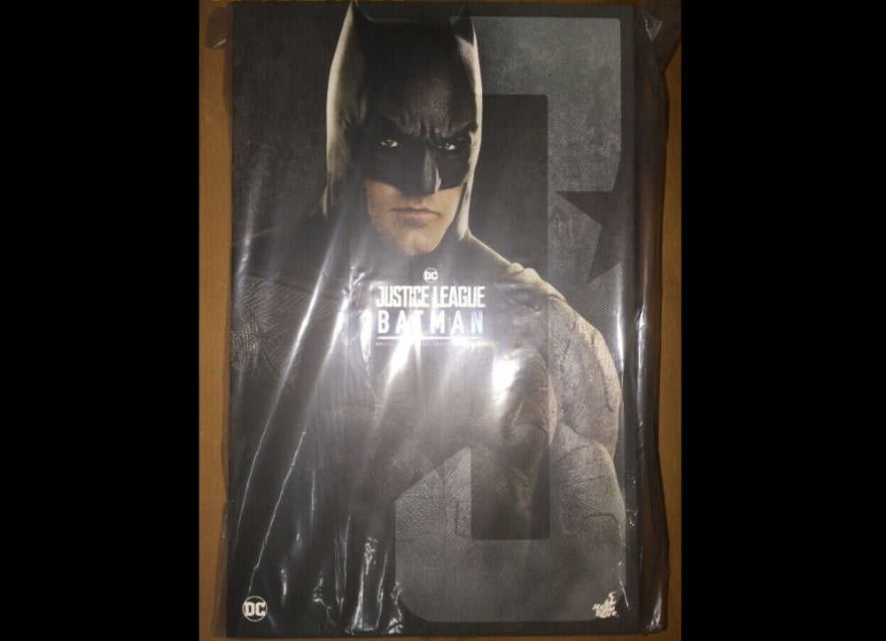 Hot Toys MMS455 正义联盟 1/6 蝙蝠侠