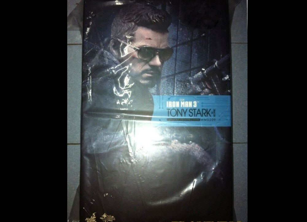 Hot Toys MMS209 IRON MAN 3 1/6 TONY STARK (THE MECHANIC) Regular Edition
