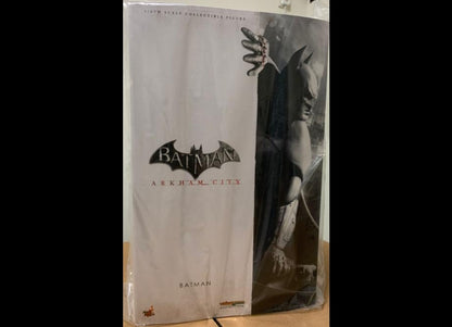 Ready! Hot Toys VGM18 BATMAN: ARKHAM CITY 1/6 Batman