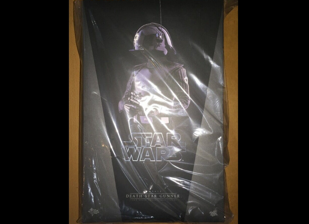 Hot Toys MMS413 STAR WARS IV A NEW HOPE 1/6 DEATH STAR GUNNER