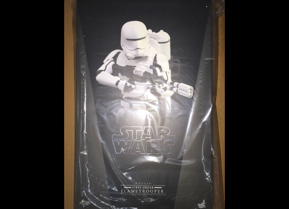 Hot Toys MMS326 STAR WARS: THE FORCE AWAKENS 1/6 FIRST ORDER FLAMETROOPER