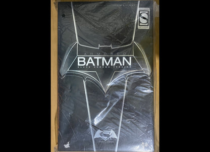 Hot Toys MMS356 BATMAN V SUPERMAN 1/6 Armored Batman Black Chrome Version